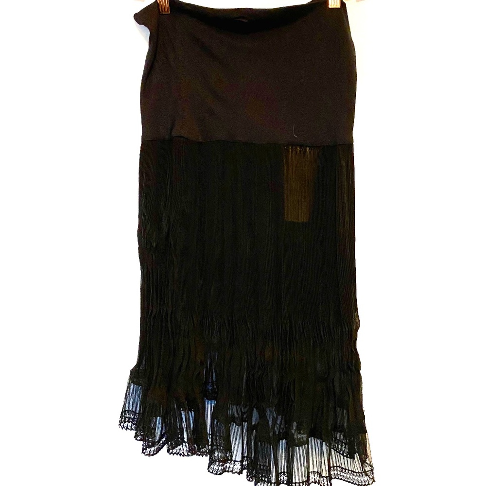 graceful black knee length skirt with layers and crinkle fabric easy waist